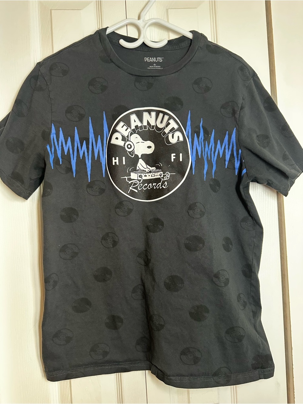 Peanuts Black Tee with Blue Waveform Snoopy Graphic #67